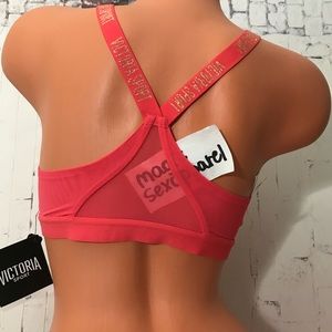 VS 32C 36B INCREDIBLE WIRELESS LOGO MESH SPORT BRA